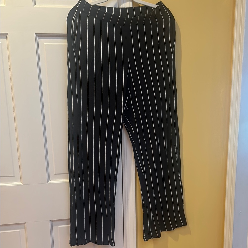 H&M Divided black and white striped wide leg pants, medium.
